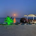 Otel Livana 2*