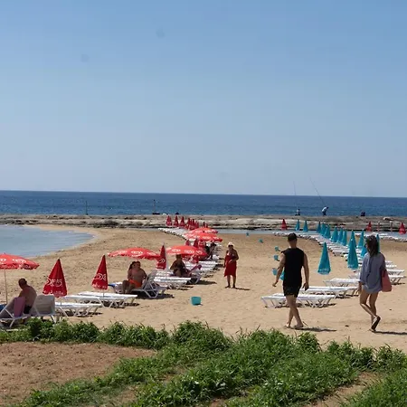 Livana 2* Agia Trias