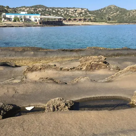 Livana 2* Agia Trias