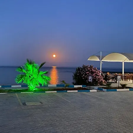 Hotel Livana 2*