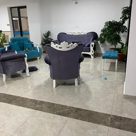מלון Livana