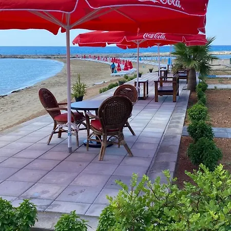 Hotel Livana 2*
