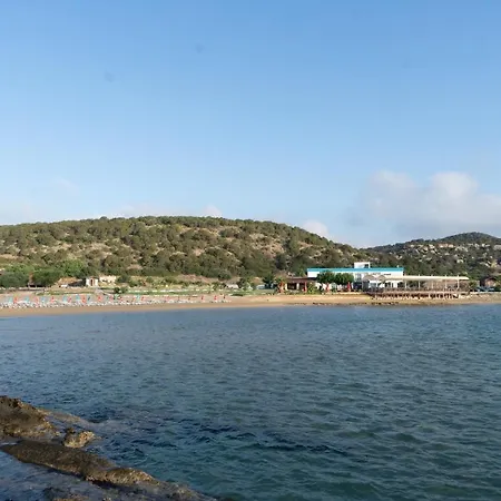 Livana 2* Agia Trias