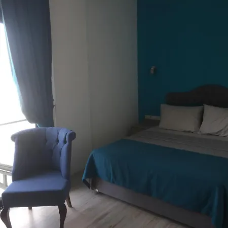 Hotel Livana 2*