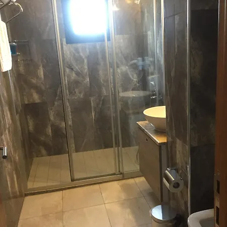 Livana Hotel 2*